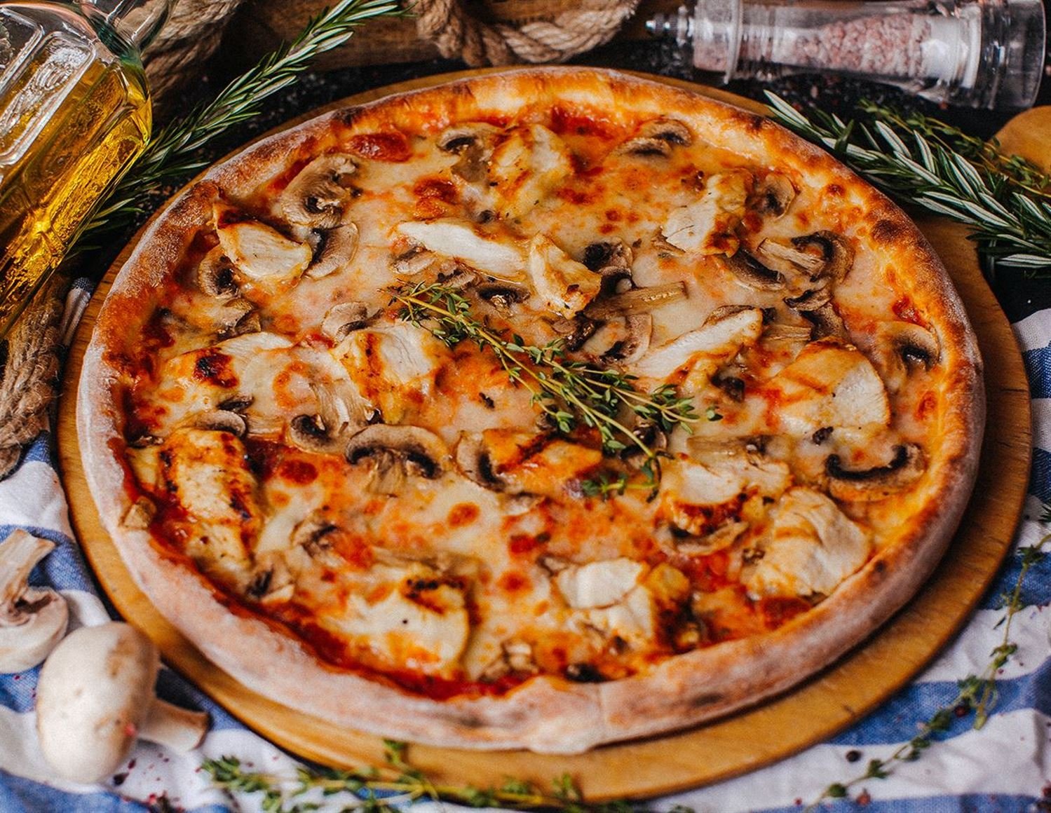 пицца грибная с шампиньонами и сыром фото 76