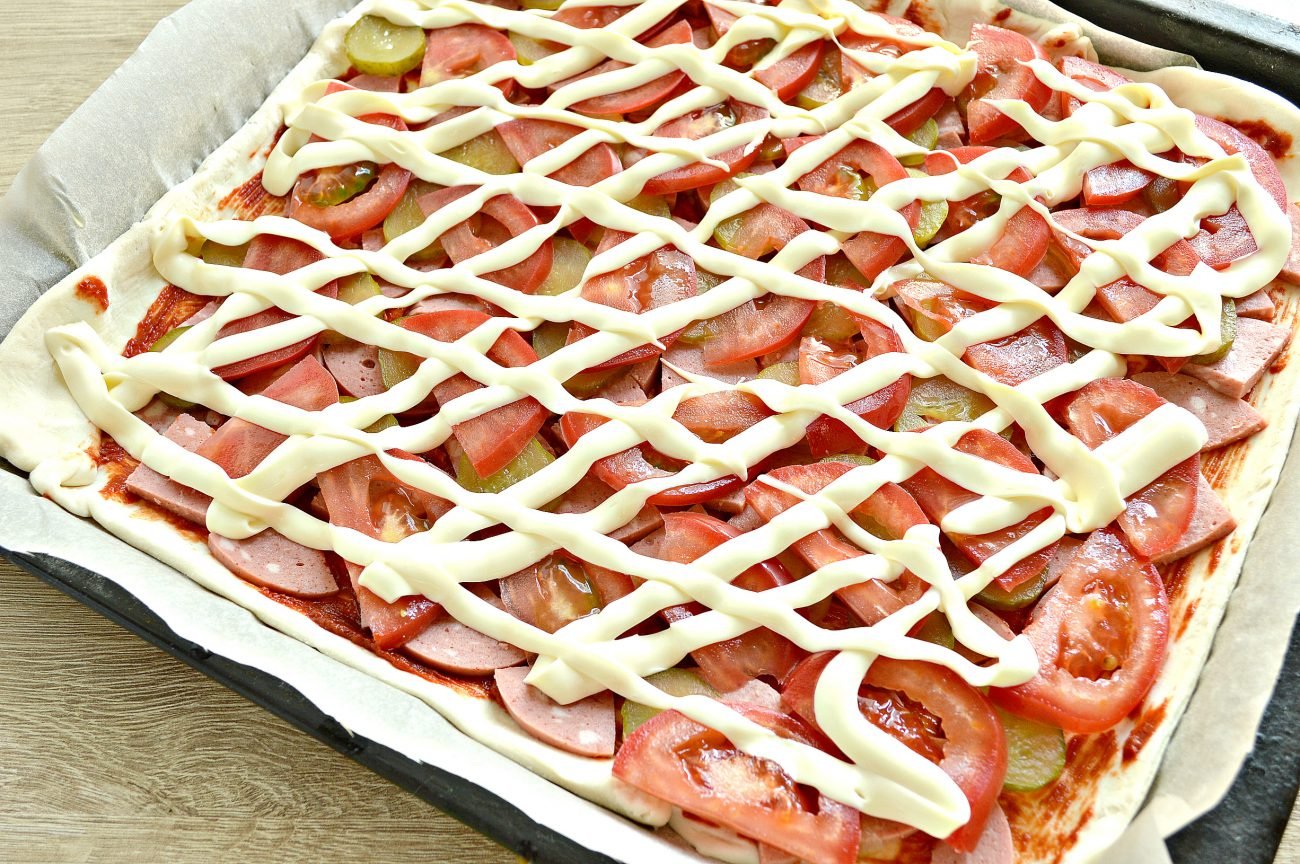можно приготовить пиццу из слоеного бездрожжевого теста в духовке фото 119