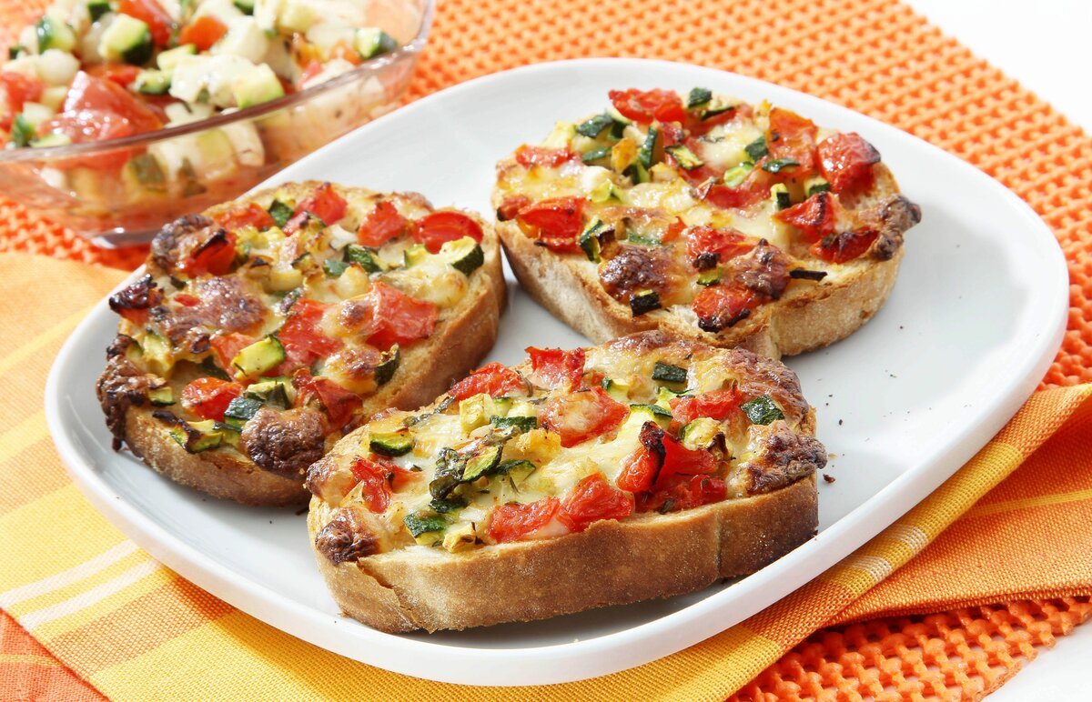 пицца из кабачков в духовке рецепты с колбасой и помидорами и сыром фото 83