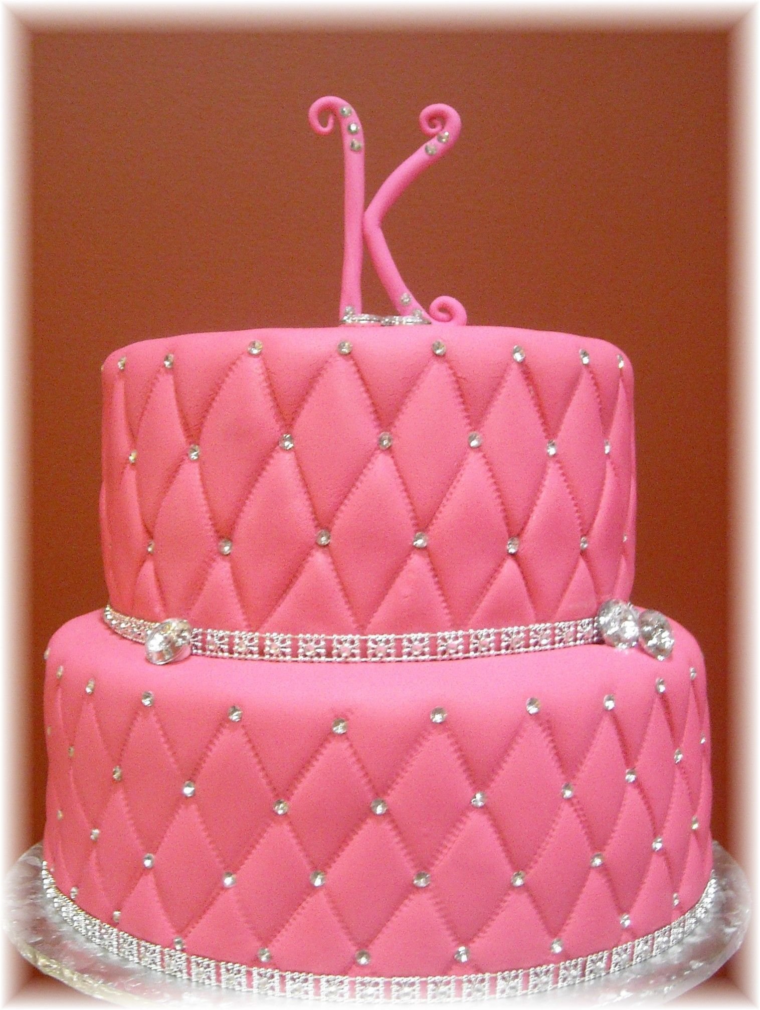 Торт с бусинками. Торт девочка. Красивые торты для девочек. Розовый торт. Красивые торты на день рождения девочке.