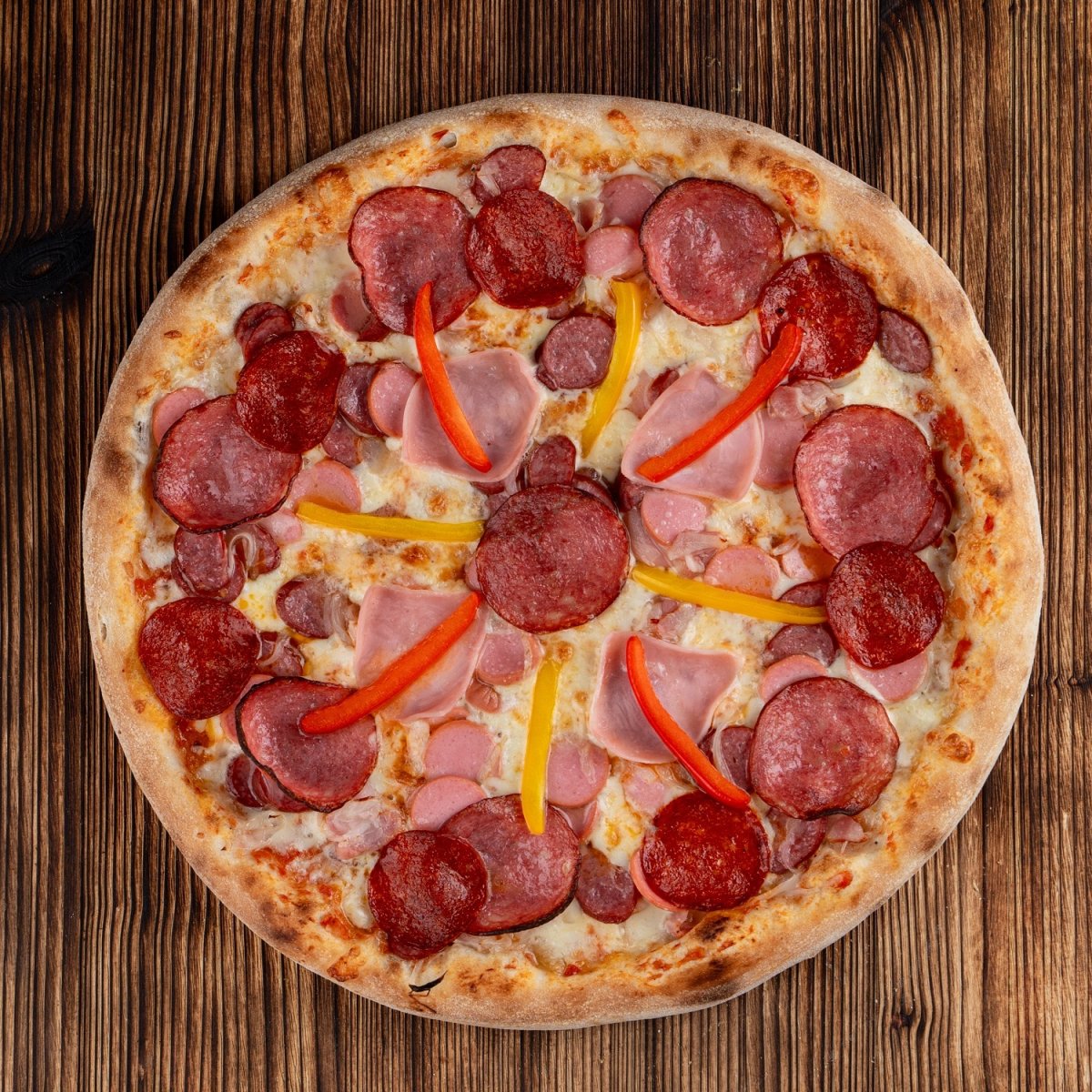 три пиццы одна с фруктами одна с овощами и соусом одна с мясом и сыром фото 90