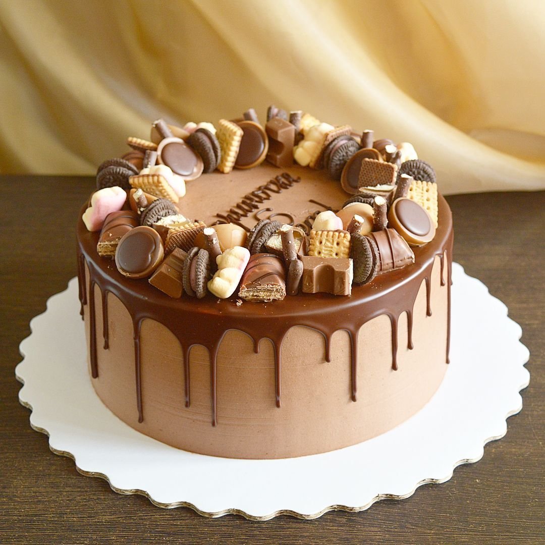 Украшение торта шоколадными подтеками