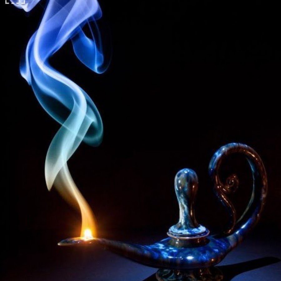 Дух из волшебной лампы. Волшебная лампа Джина. Волшебная лампа с джином. Волшебная лампа Аладдина Джин. Джин лампа Алладина.