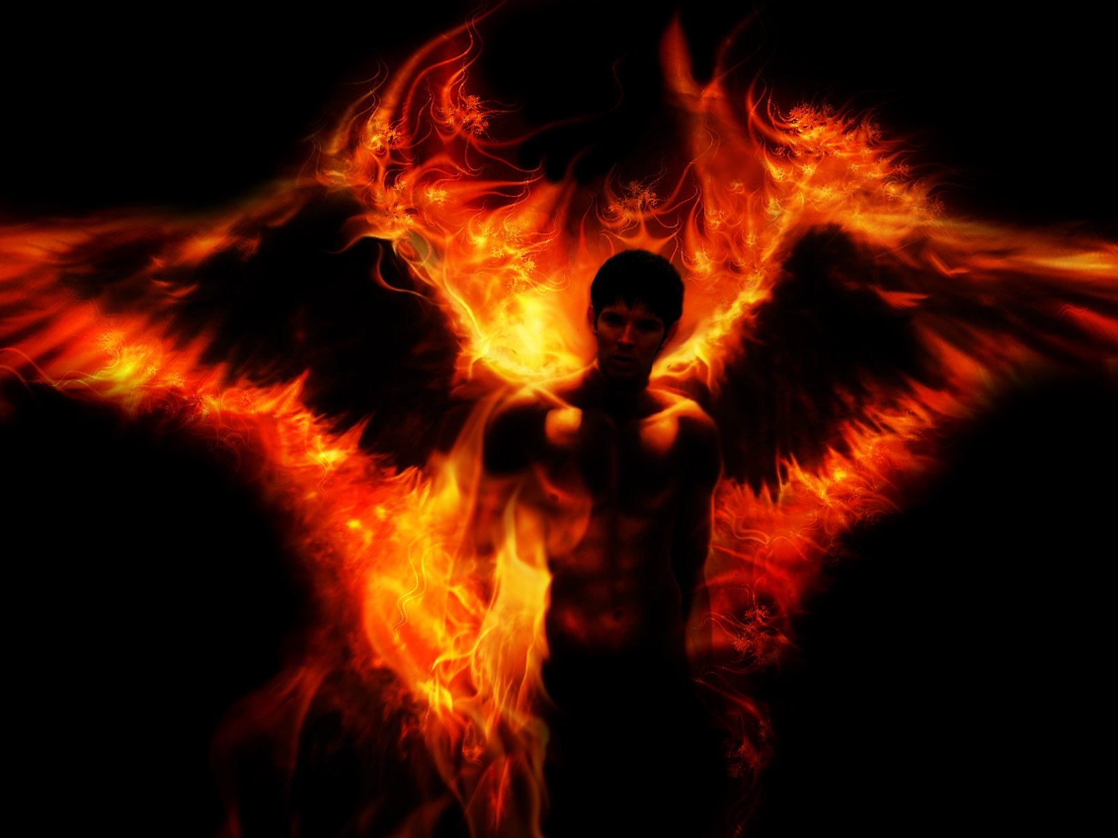Шаман в моей душе горит. Человек с огненными крыльями. Мужчина с огненными крыльями. Горящий ангел. Ангел с горящими крыльями.