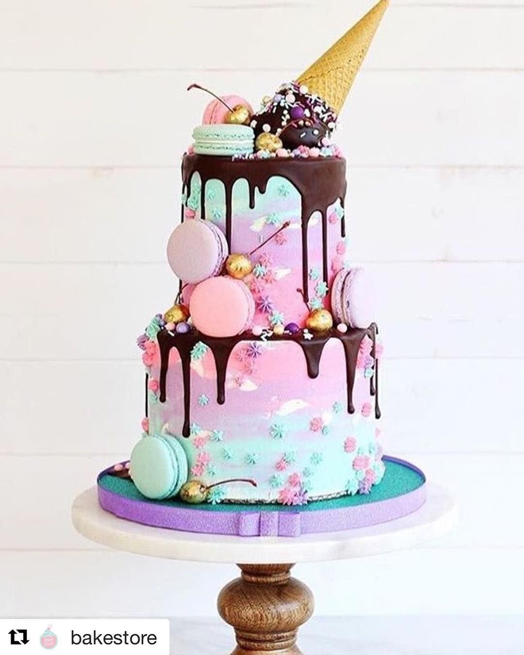 Красивые торты на 10 лет. Красивые торты для девочек. Торт девочка. Стильный торт. Стильный торт для девочки.