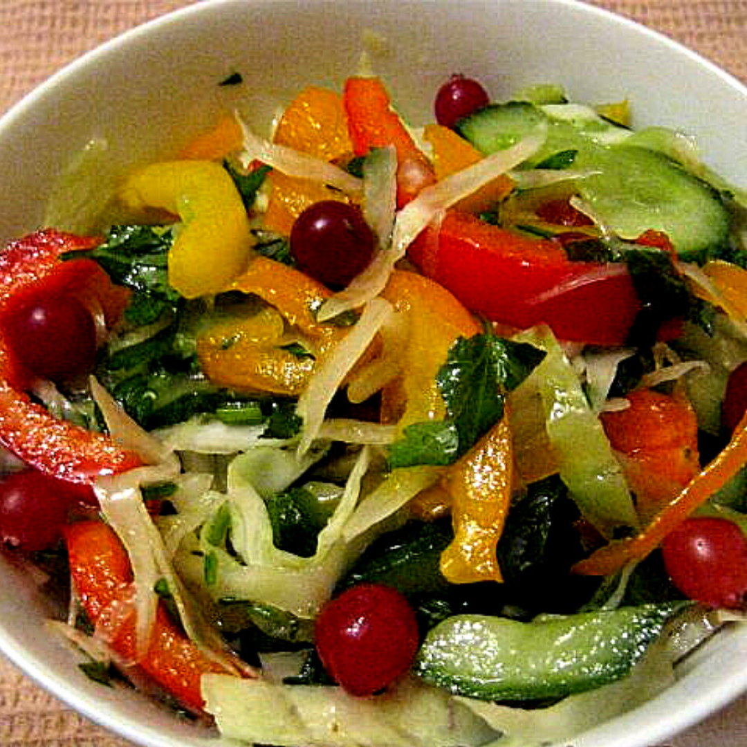 Салат Мономах. Летние салаты. Овощной салат. Легкий овощной салат. Салаты из овощей без майонеза