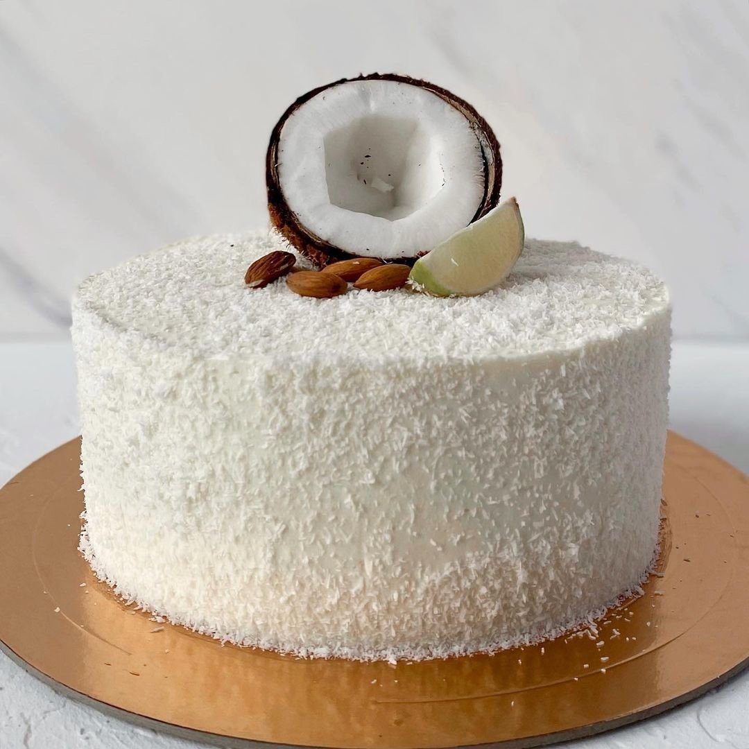 Вкусный бисквитный торт с кокосовой стружкой. Пошаговый рецепт с фото