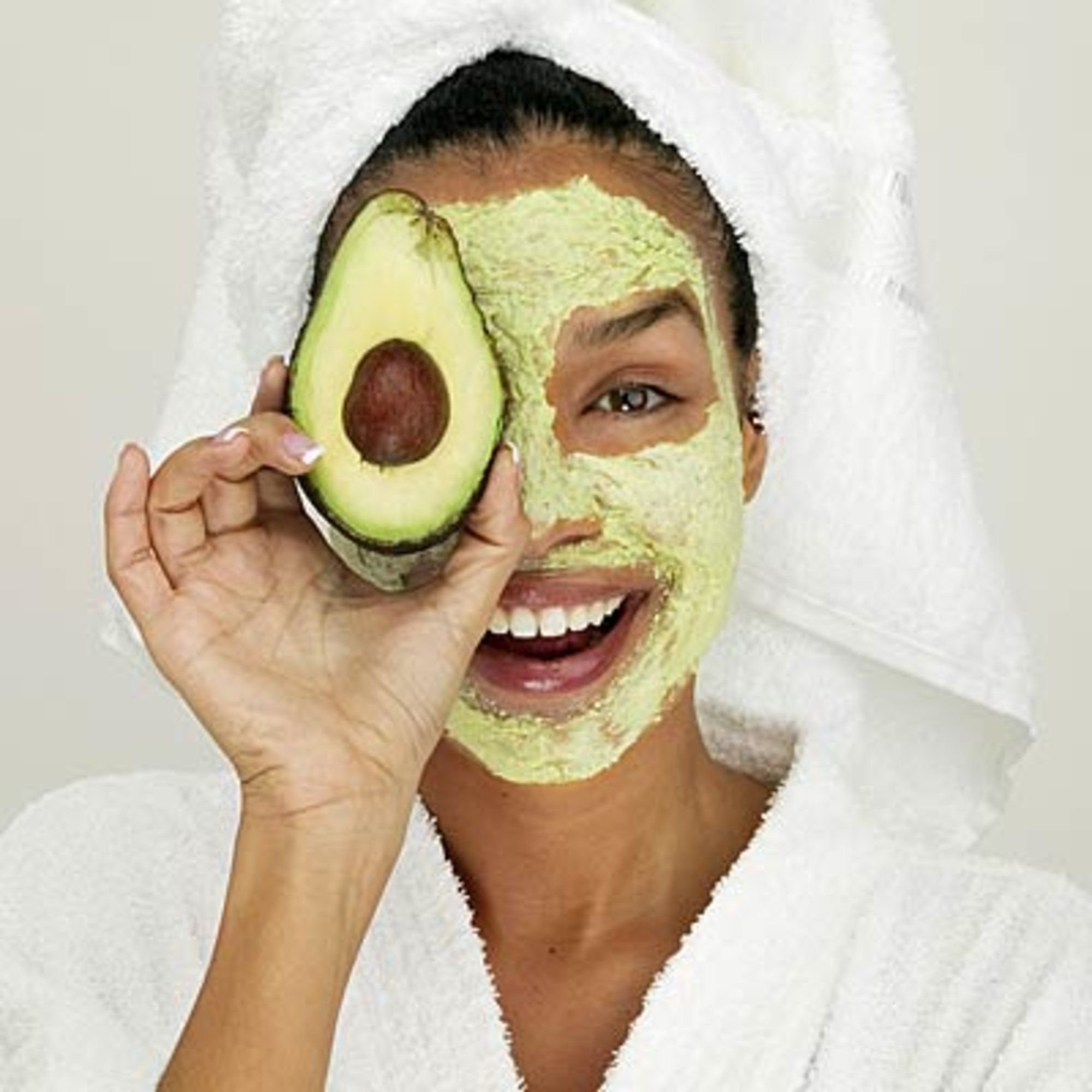 Приготовить маску для лица в домашних условиях. Avocado маска для лица. М̆̈ӑ̈с̆̈к̆̈й̈ д̆̈л̆̈я̆̈ л̆̈й̈ц̆̈ӑ̈. Майки лицо.