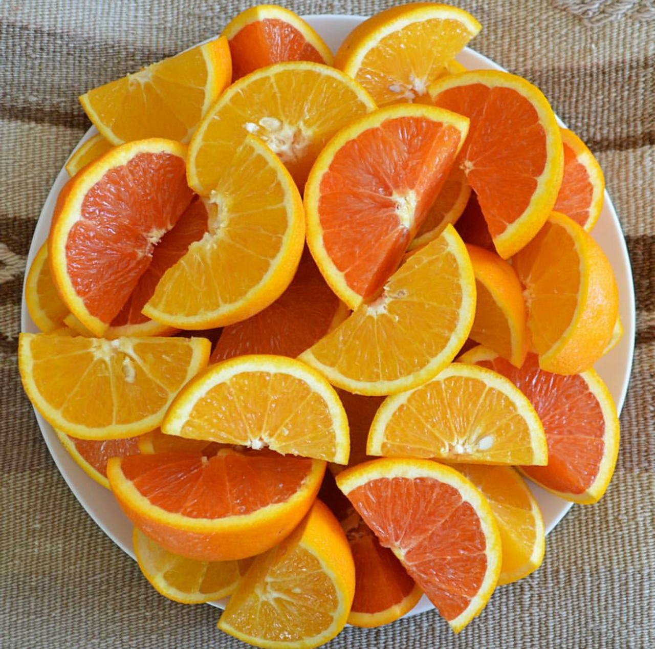 Цитрус апельсин (Аранция). Грейпфрут и апельсин. Грейпфрут лимон Сандал. Грейпфрут и мандарин. Апельсин грейпфрут как называется