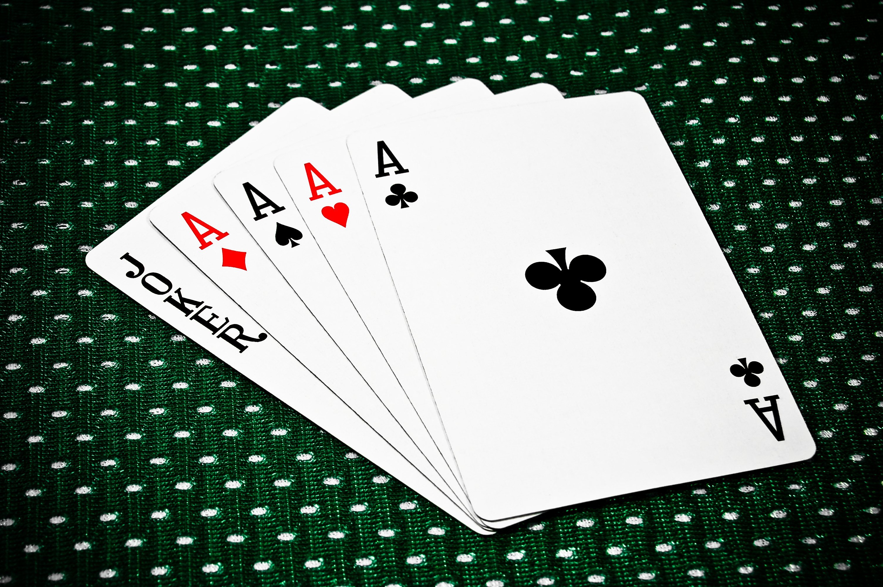 18 cards. Покер карты. 4 Туза и Джокер. Четыре туза и Джокер в покере. Игральные карты туз.