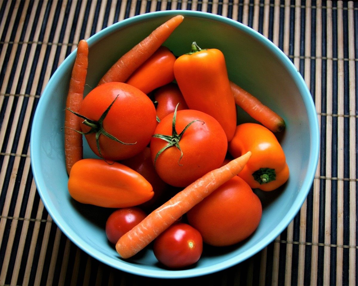 Овощ оранжевого цвета