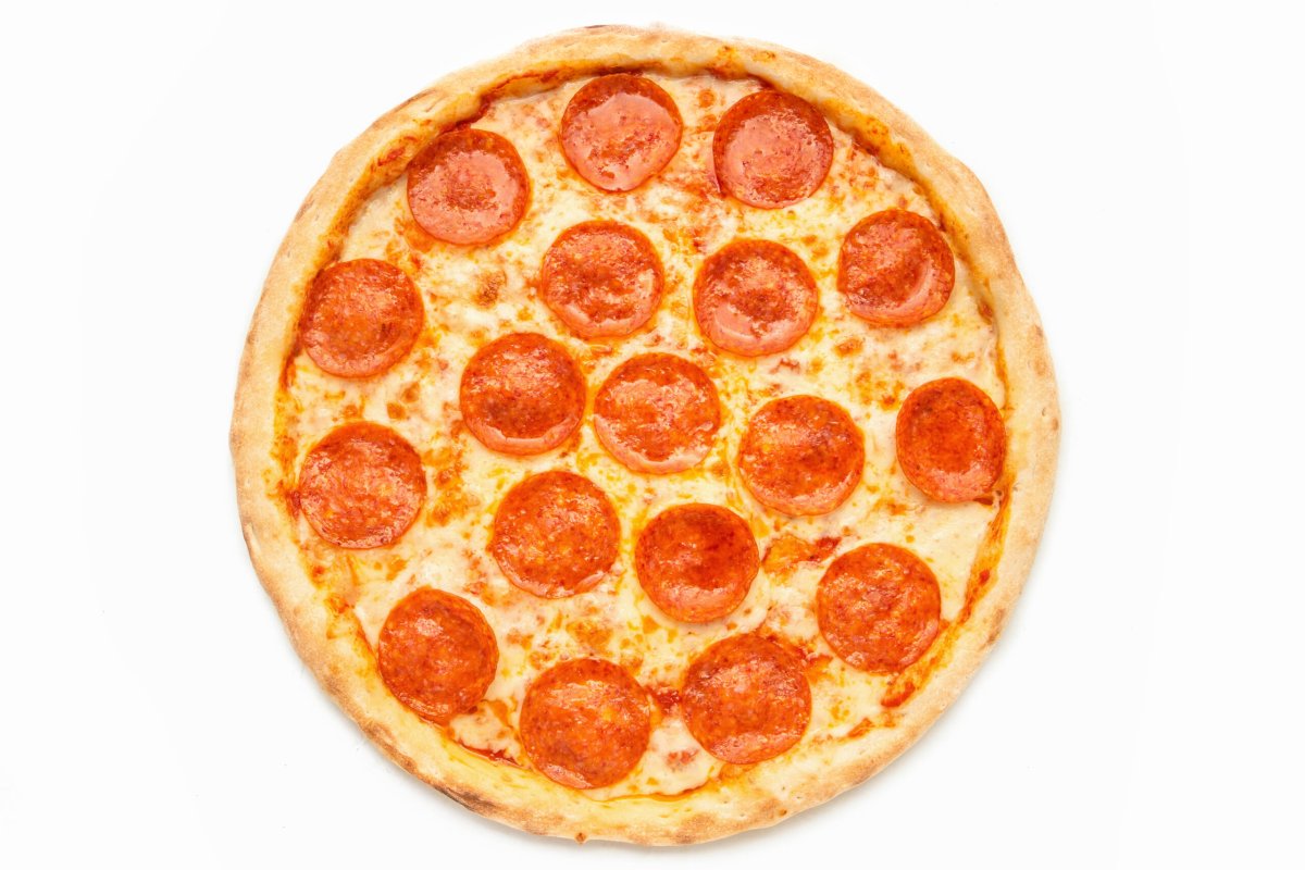 пицца пепперони фото на белом фоне фото 1
