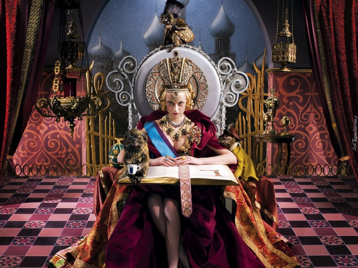 Дворцовые игры: почему Карл III хочет лишить доступа к трону брата, племянницу и сына
