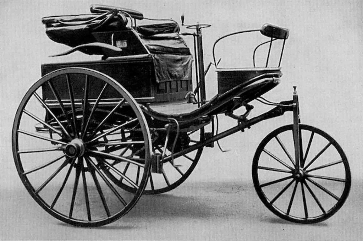 Самый первый автомобиль в мире