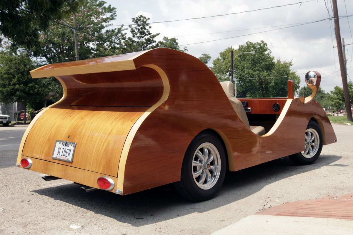 Просто машина купить. Необычные машины. Деревянная машина. Автомобиль из дерева. Машины необычной формы.