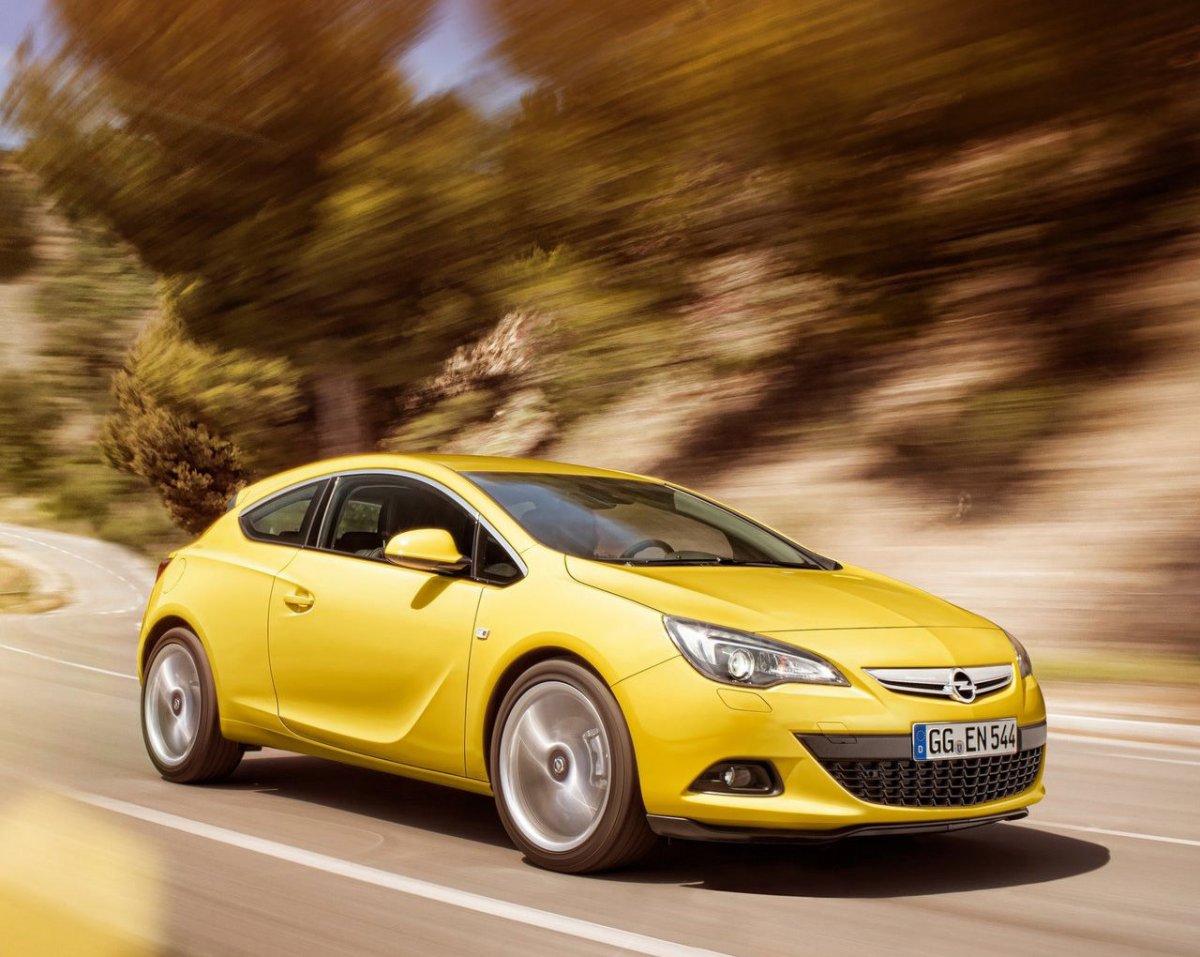 Почему на машине опель. Opel Astra GTC. Opel Astra GTC J 2021. Opel Astra 2 дверная. Opel Astra GTC J дизель.