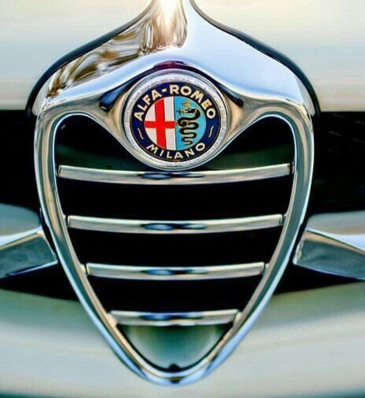 марка машины alfa romeo